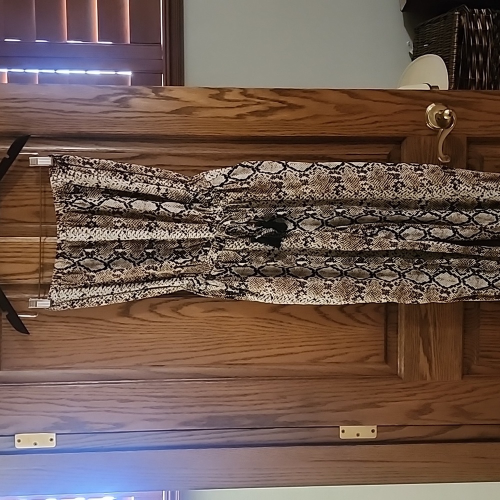 Leopard Romper - Picture 3 of 3